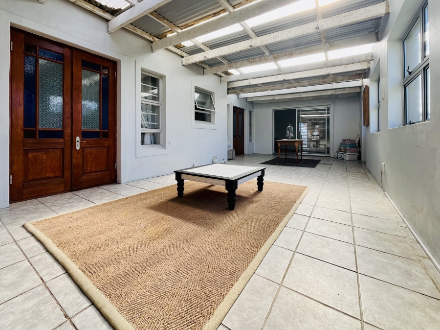 3 Bedroom Property for Sale in Sandbaai Western Cape
